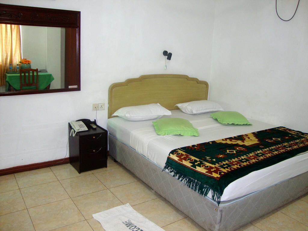 Green Park Beach Hotel Trincomalee Δωμάτιο φωτογραφία